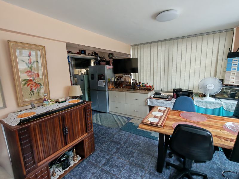 Lock-up-and-go apartment in Herolds bay. - Photo 6