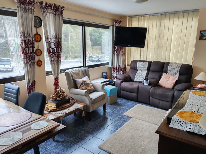 Lock-up-and-go apartment in Herolds bay. - Photo 4