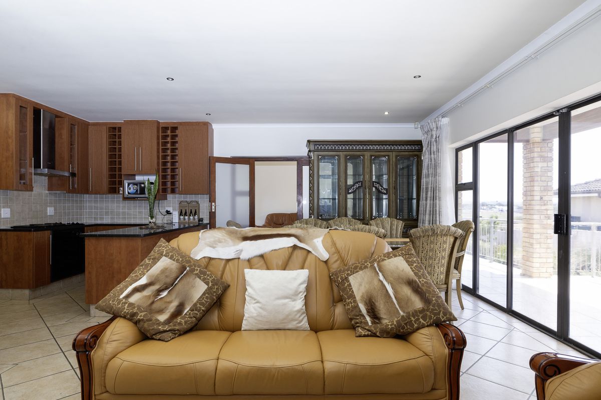 Quiet Elegance with Elevated Views, A Versatile Move-In-Ready Haven in Port Alfred - Photo 5