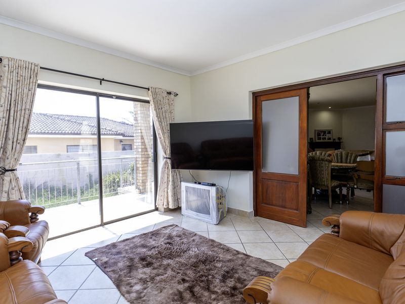 Quiet Elegance with Elevated Views, A Versatile Move-In-Ready Haven in Port Alfred - Photo 10