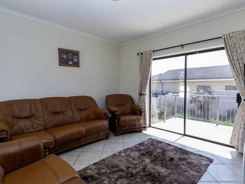 Quiet Elegance with Elevated Views, A Versatile Move-In-Ready Haven in Port Alfred - Photo 9