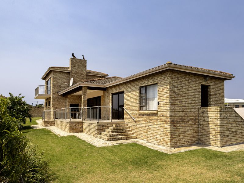 Quiet Elegance with Elevated Views, A Versatile Move-In-Ready Haven in Port Alfred - Photo 2