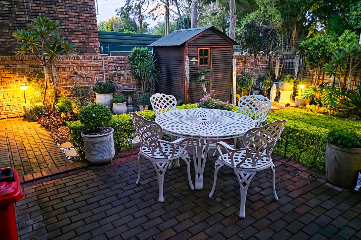 A Luxury Unit, Vleiloerie -A peaceful haven designed for everyday joy - Photo 2