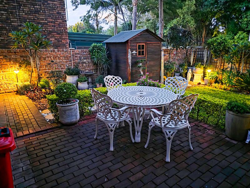 A Luxury Unit, Vleiloerie -A peaceful haven designed for everyday joy - Photo 2