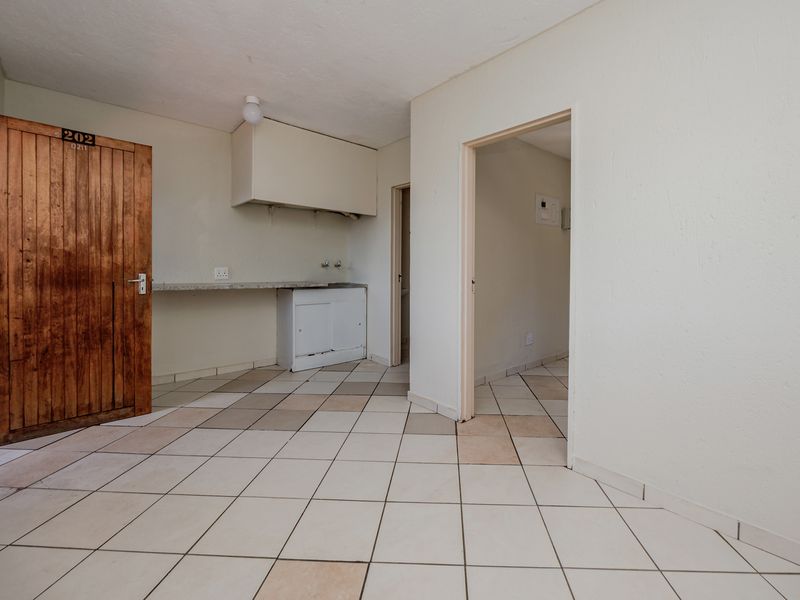 Charming 1-Bedroom Apartment For Sale in Randfontein Central—Perfect For Cosy Living or Investment - Photo 2