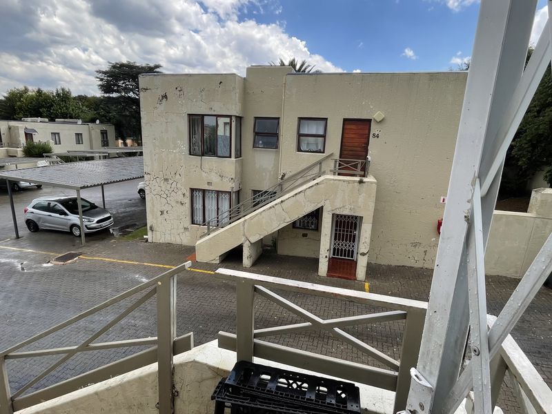 Perfect Starter Home or Investment Opportunity in Kew - Photo 9