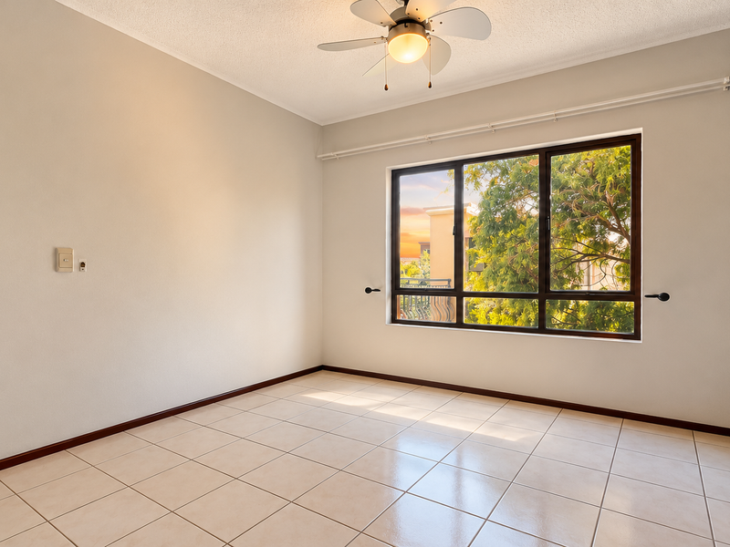 Charming 1-Bedroom Apartment in Villafranche, Lonehill. - Photo 8