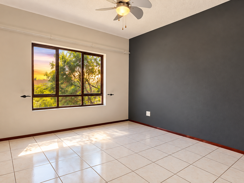 Charming 1-Bedroom Apartment in Villafranche, Lonehill. - Photo 7