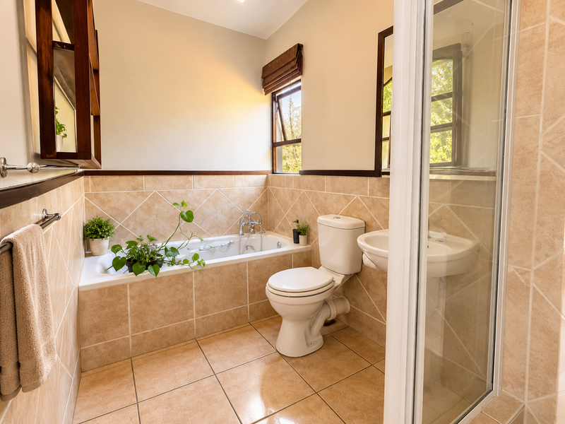 Charming 1-Bedroom Apartment in Villafranche, Lonehill. - Photo 10