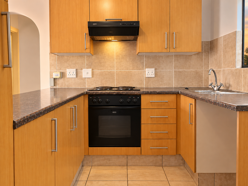 Charming 1-Bedroom Apartment in Villafranche, Lonehill. - Photo 2