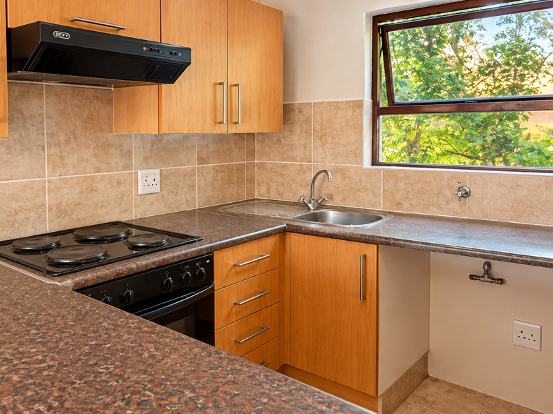 Charming 1-Bedroom Apartment in Villafranche, Lonehill. - Photo 3