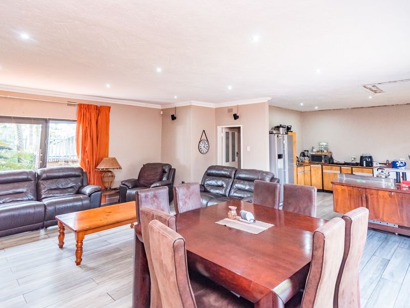 Cosy 3 Bedroom Family Home in Rant-en-Dal Krugersdorp - Photo 7