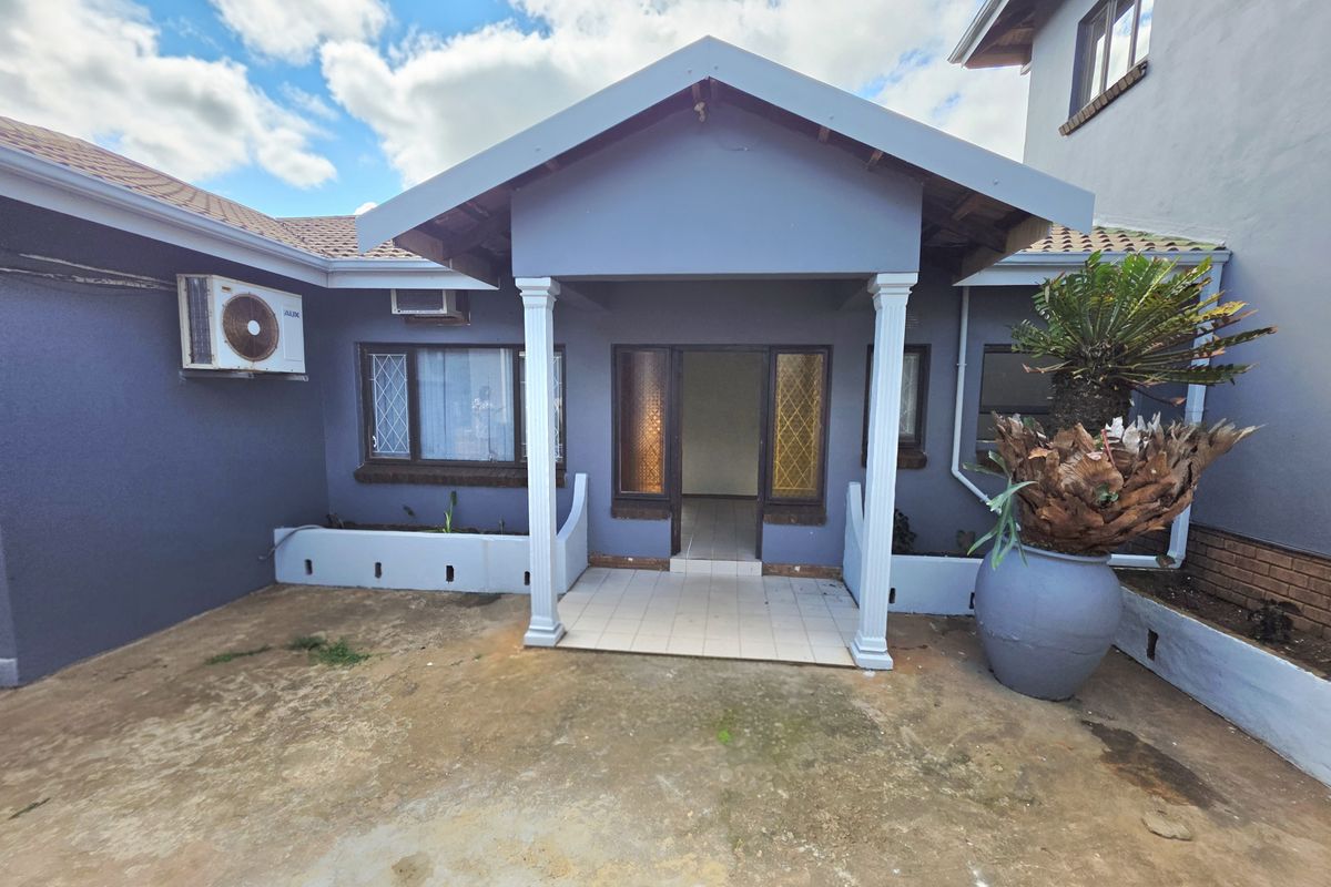 4 bedroom house for rental - Photo 2