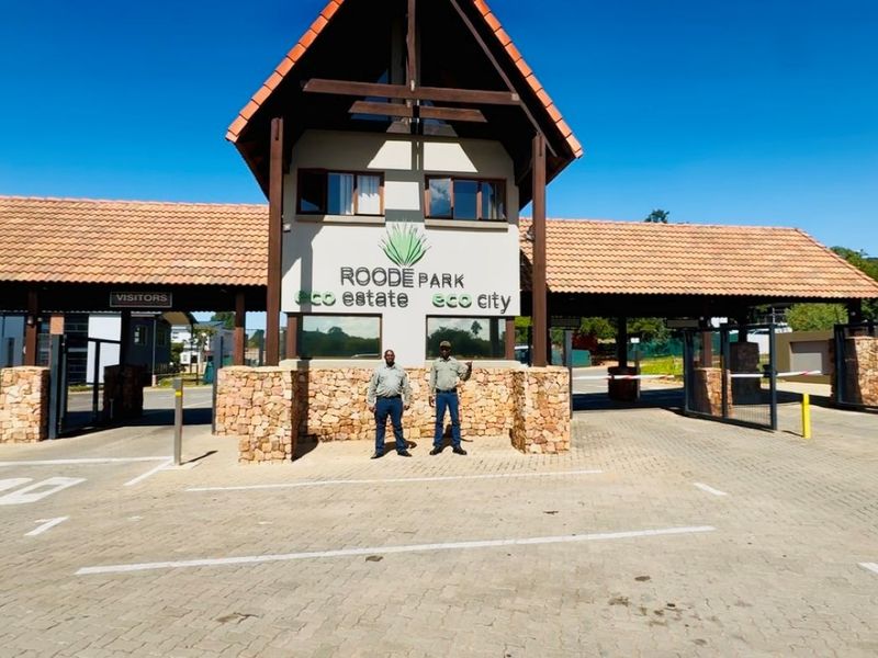 Spacious 4-Bedroom Home in Roodepark Eco Estate – New Development - Photo 5