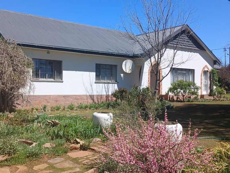 Netjiese Woonhuis te Koop in Burgersdorp, Oos-Kaap - Ideaal vir Familie of Gastehuis - Photo 5