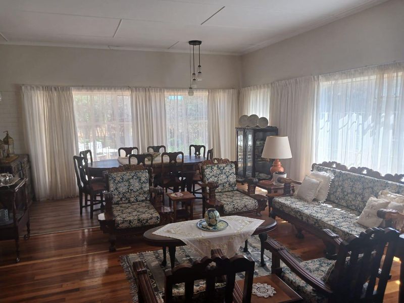 Netjiese Woonhuis te Koop in Burgersdorp, Oos-Kaap - Ideaal vir Familie of Gastehuis - Photo 9