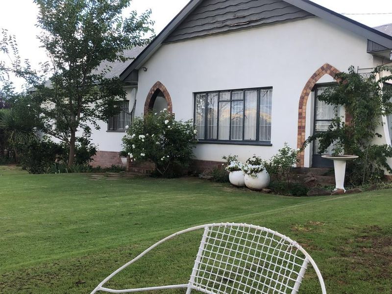Netjiese Woonhuis te Koop in Burgersdorp, Oos-Kaap - Ideaal vir Familie of Gastehuis - Photo 2