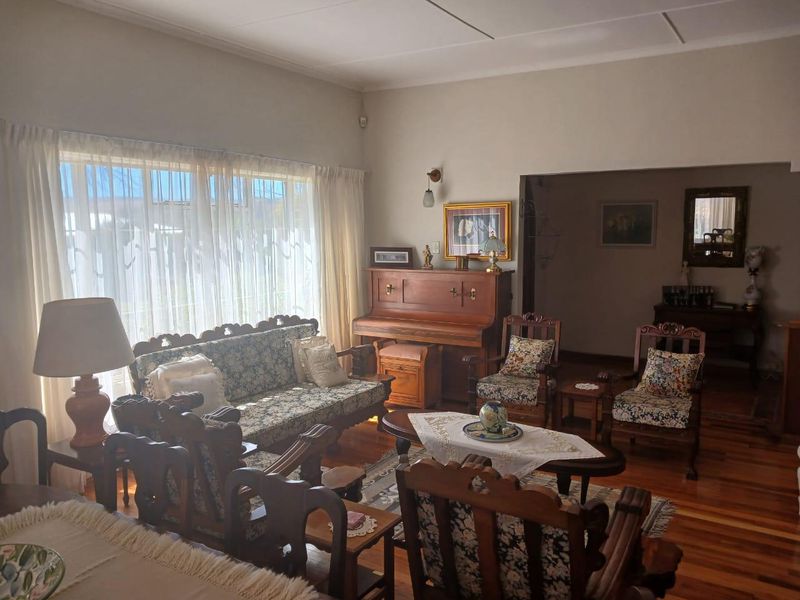 Netjiese Woonhuis te Koop in Burgersdorp, Oos-Kaap - Ideaal vir Familie of Gastehuis - Photo 7