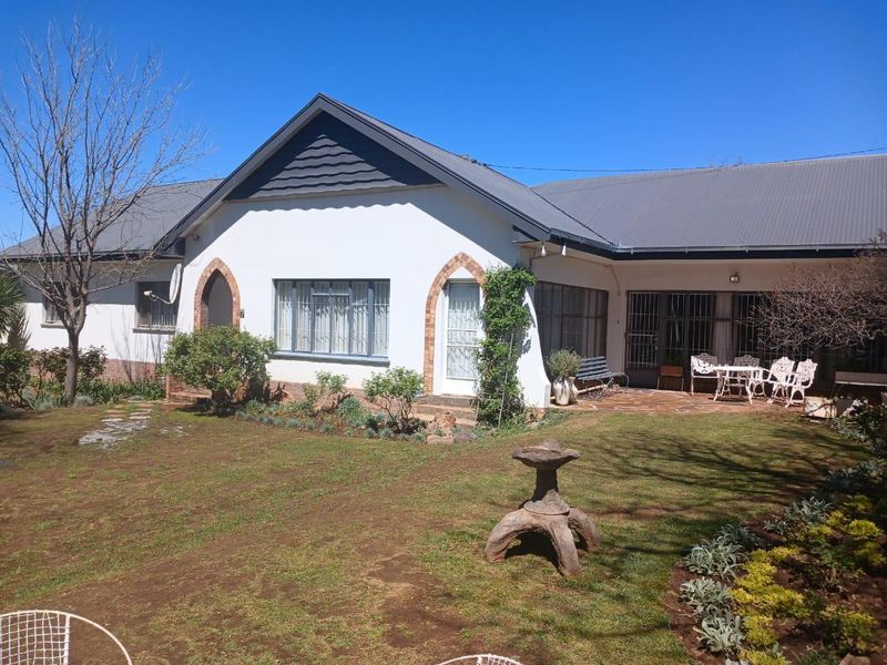 Netjiese Woonhuis te Koop in Burgersdorp, Oos-Kaap - Ideaal vir Familie of Gastehuis - Photo 4