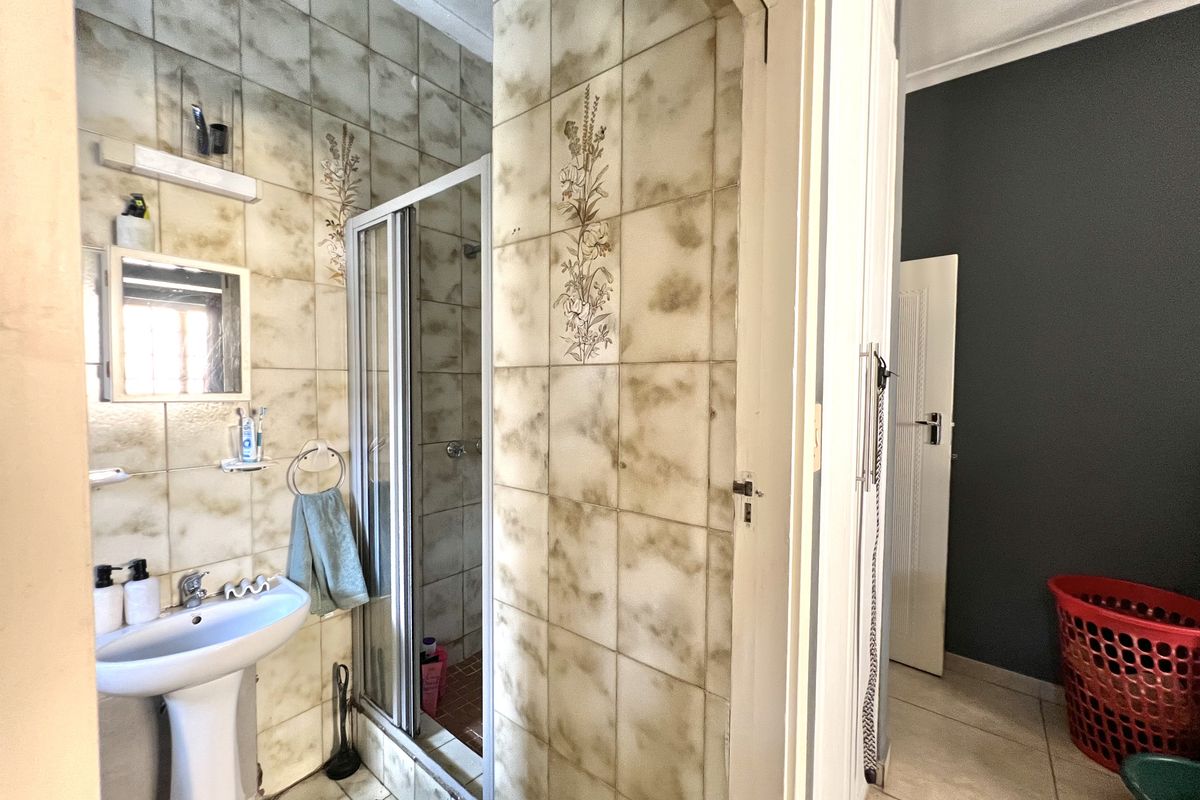 2 Bedroom Apartment for sale - Photo 4