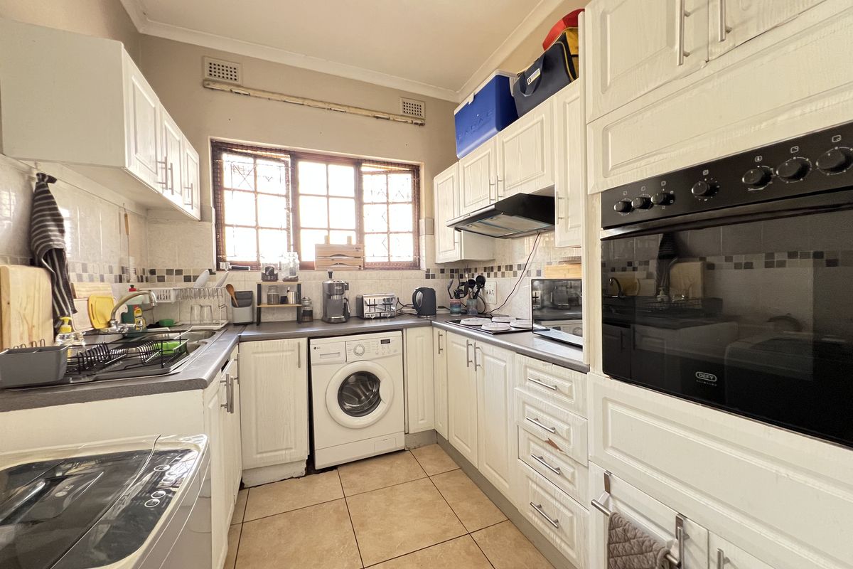 2 Bedroom Apartment for sale - Photo 5