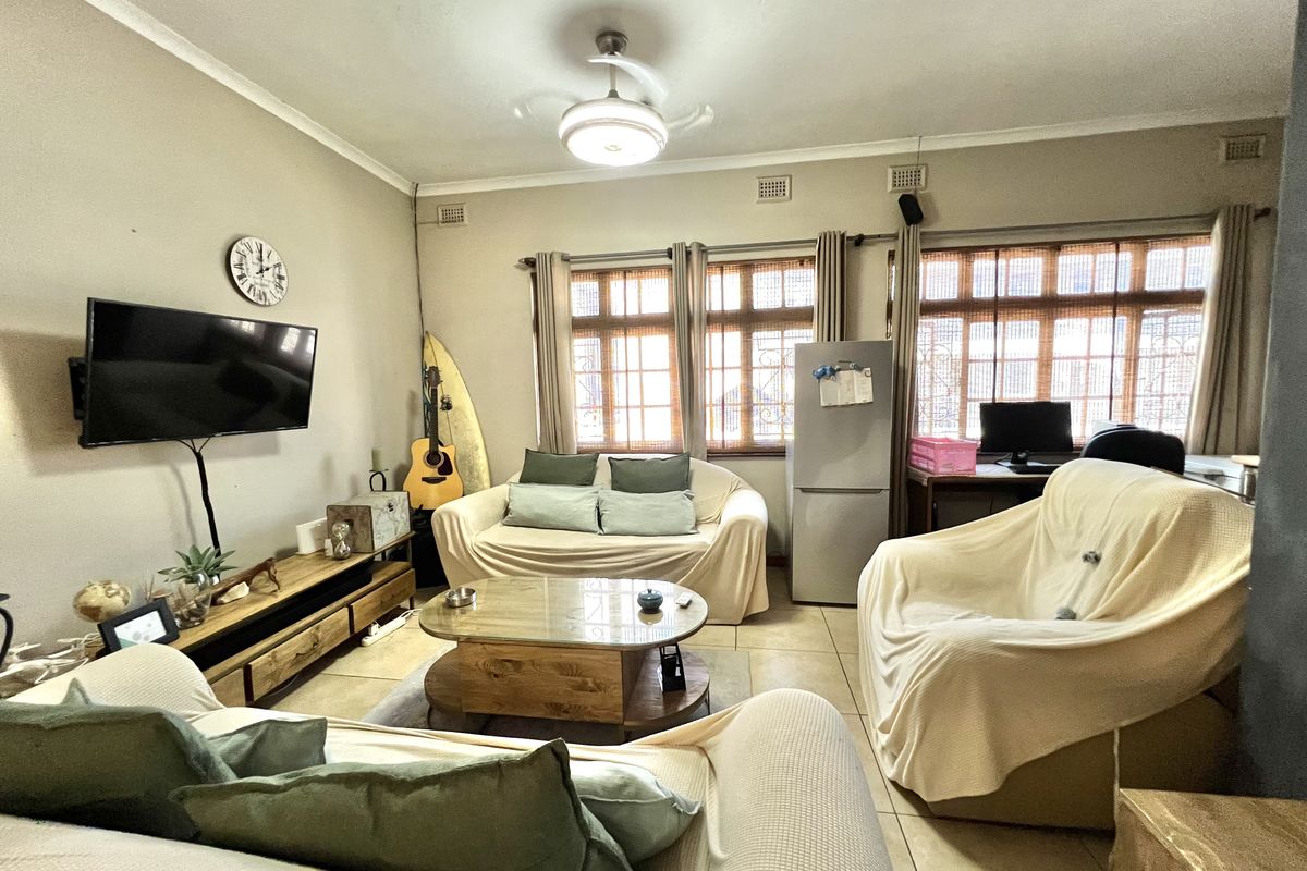 2 Bedroom Apartment for sale - Photo 4