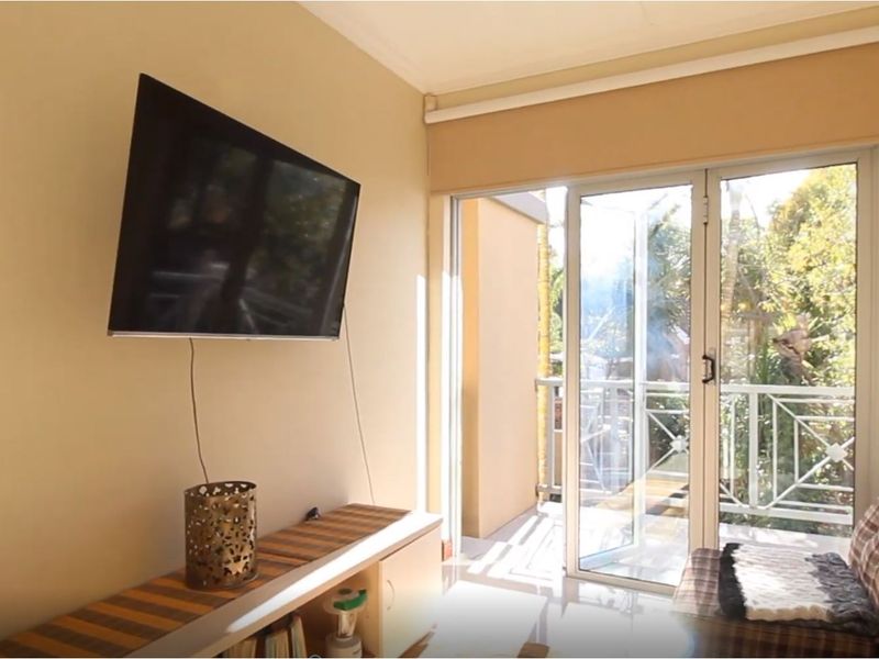 Serene Family Haven in Boomed‐Off Faerie Glen - Photo 7