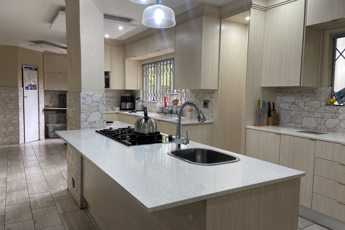 Serene Family Haven in Boomed‐Off Faerie Glen - Photo 4