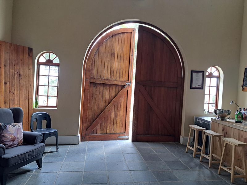 BOUTIQUE WINE BUSINESS - Photo 3