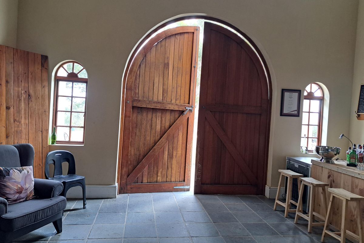 BOUTIQUE WINE BUSINESS - Photo 3