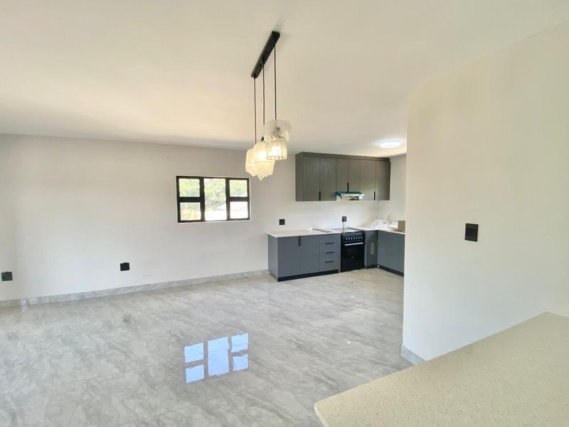 Stunning Newly Built 2-Bedroom Apartment in the Heart of Mount Moreland Nature - Photo 4