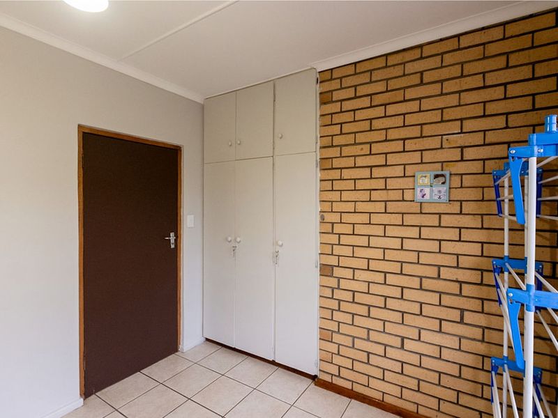 Warm family home to rent in Port Owen - Photo 9