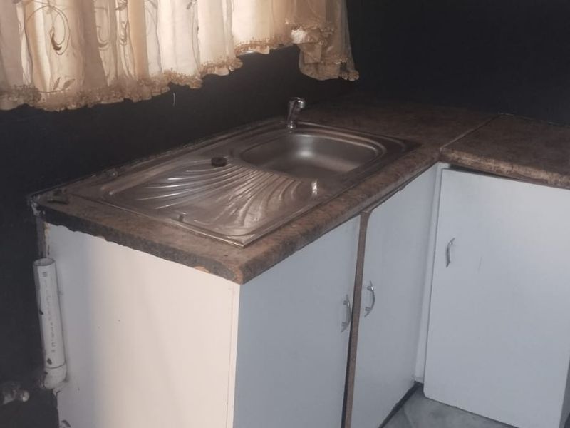 Garden Cottage Rental Monthly In Johannesburg - Photo 5