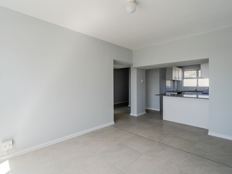 Newly Renovated One Bedroom with stunning Views - Photo 6