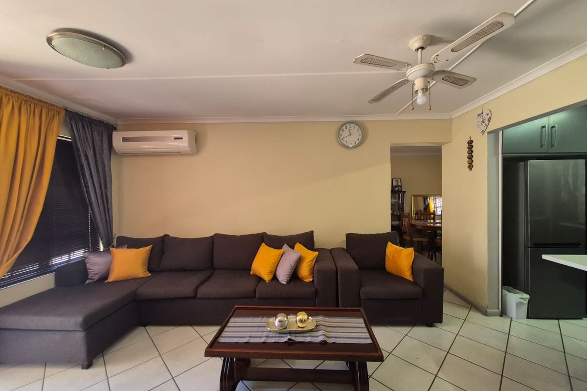 ***EXCLUSIVE SOLE MANDATE*** - Contemporary Comfort in the Heart of Worcester - Photo 3