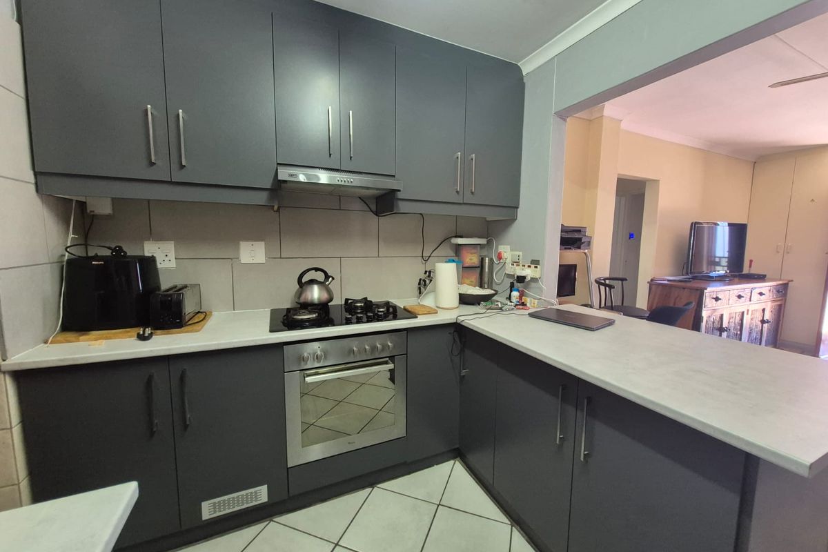 ***EXCLUSIVE SOLE MANDATE*** - Contemporary Comfort in the Heart of Worcester - Photo 5