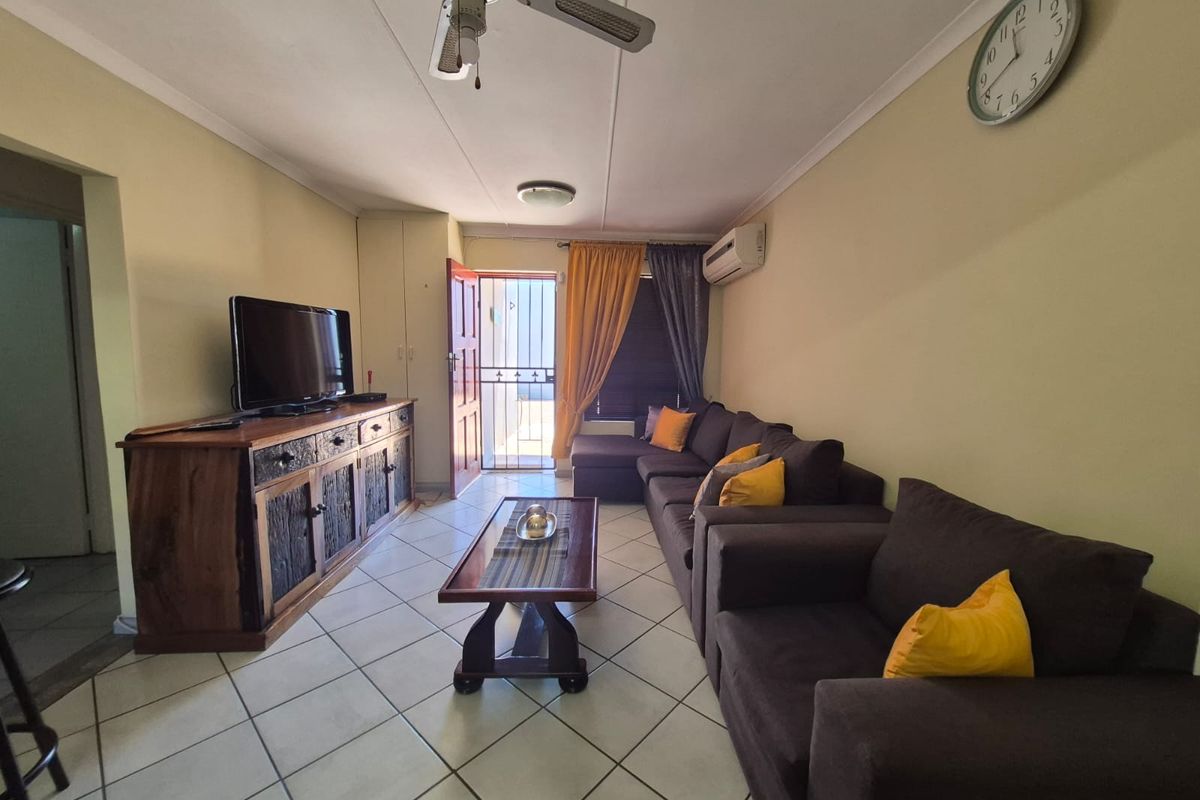 ***EXCLUSIVE SOLE MANDATE*** - Contemporary Comfort in the Heart of Worcester - Photo 2