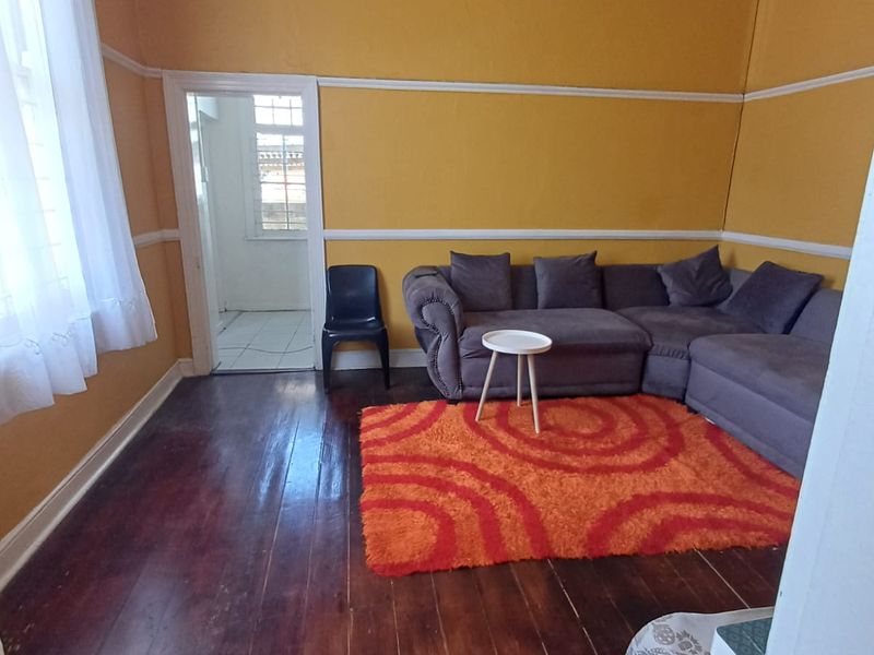 Three-Bedroom House To Let - Queenstown Central - Photo 3