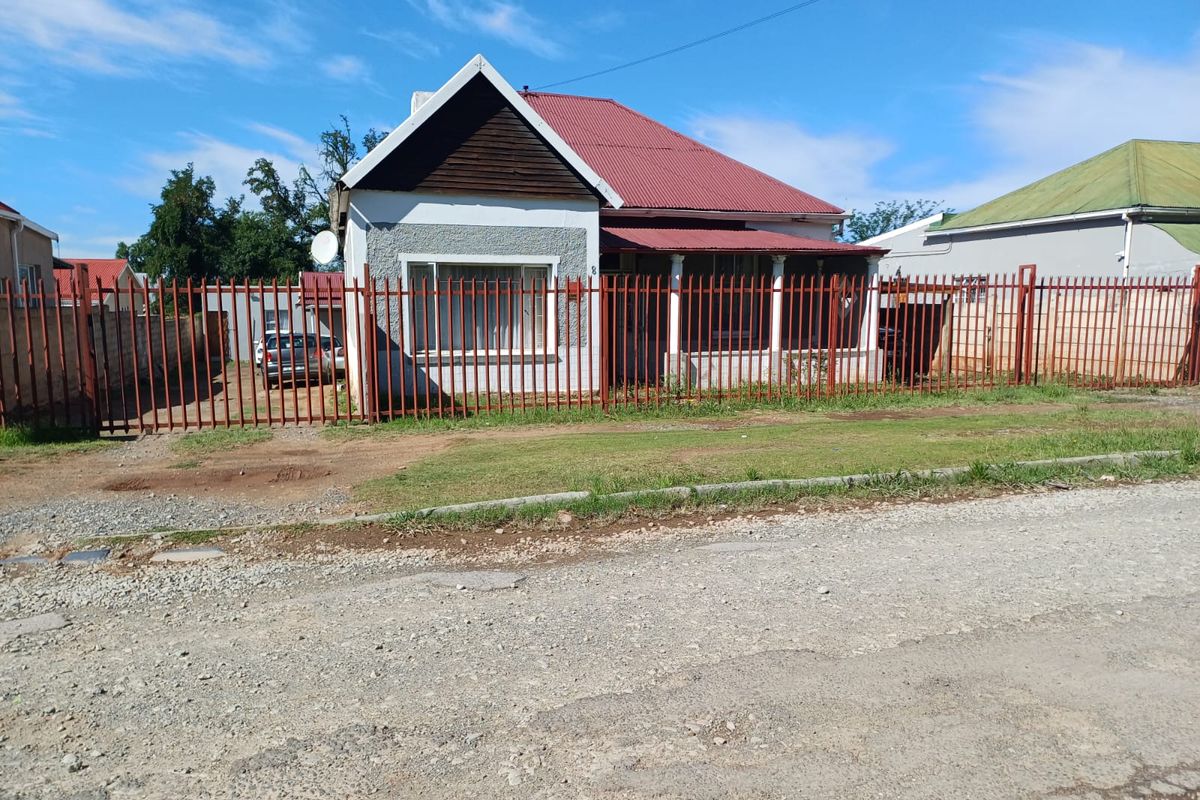 Three-Bedroom House To Let - Queenstown Central - Photo 2