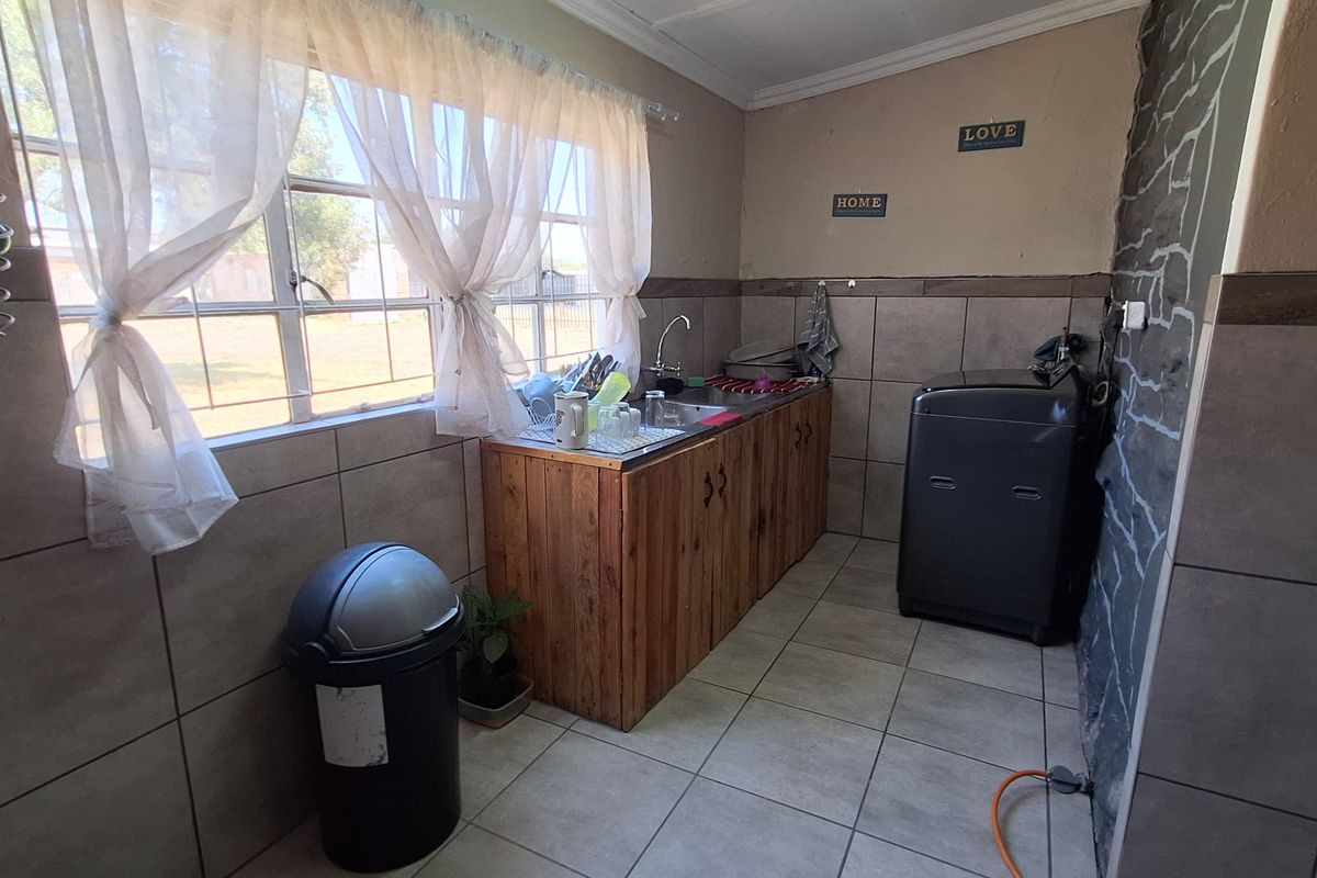 Spacious house for sale - Photo 5