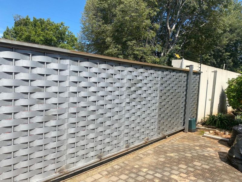 Stunning 5-bedroom home in Flora Gardens, Vanderbijlpark—your perfect family retreat awaits! - Photo 3