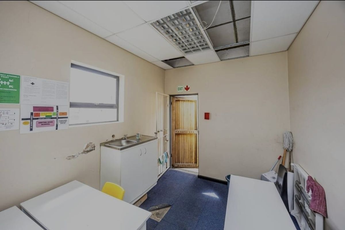 Commercial Property in East London for Sale - Photo 5