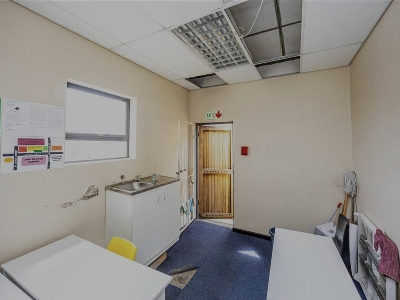 Commercial Property in East London for Sale - Photo 5