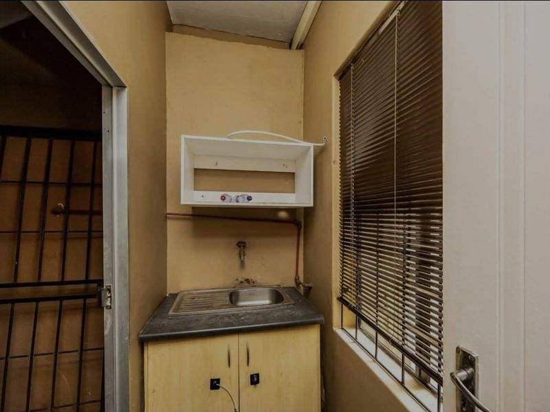 Commercial Property in East London for Sale - Photo 6