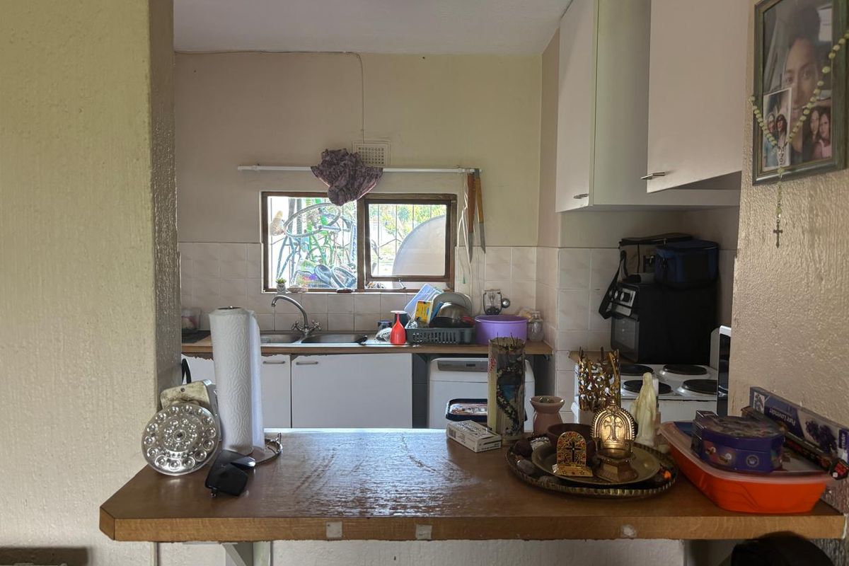 Exclusive Two-Bedroom Apartment Near Top Schools with scenic Views - Photo 3