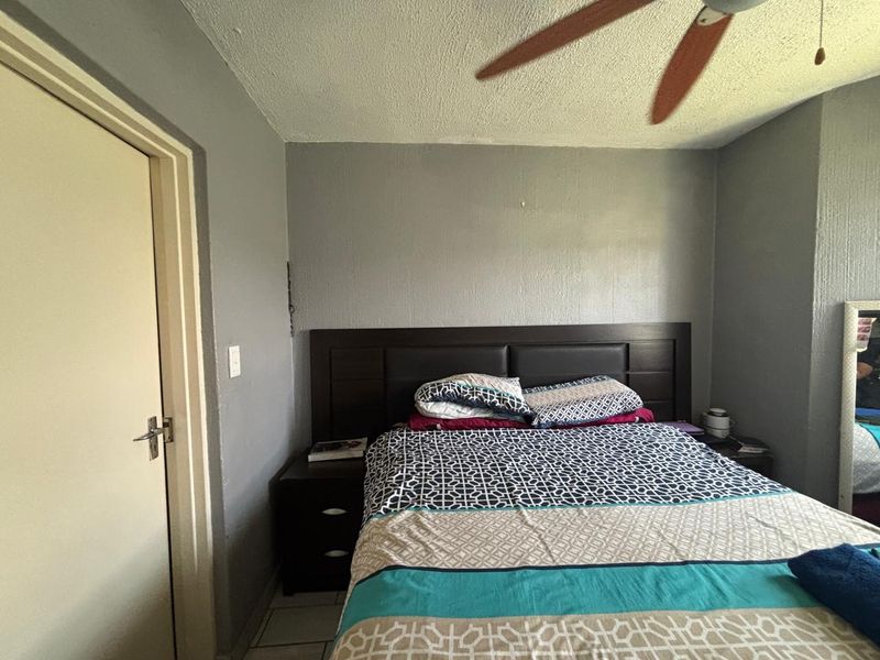 Exclusive Two-Bedroom Apartment Near Top Schools with scenic Views - Photo 8