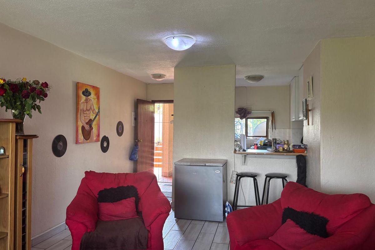 Exclusive Two-Bedroom Apartment Near Top Schools with scenic Views - Photo 5