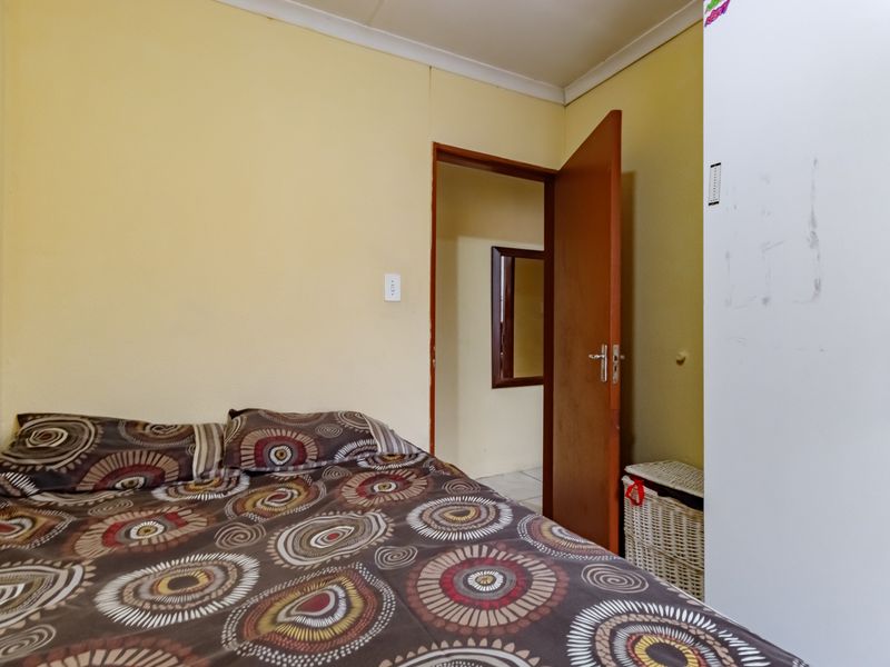 2 Bed 1 Bath Standalone House - Photo 6