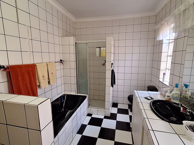 2 BEDROOM HOUSE FOR SALE - Photo 9