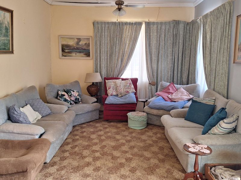 2 BEDROOM HOUSE FOR SALE - Photo 3